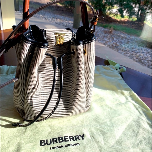 Burberry Purse - Picture 1 of 8